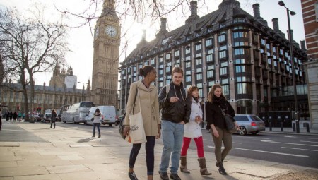 معاناة طلاب أجانب في بريطانيا أفقرهم وباء كوفيد-19
