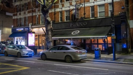 الشرطة البريطانية تفض حفلا في أحد مطاعم لندن وتغرم صاحبه