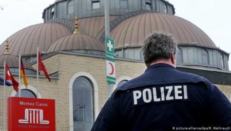 ألمانيا.. تشديد الحراسة على المساجد