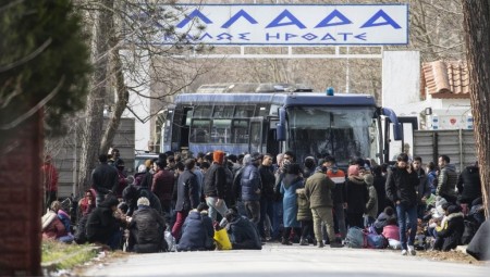 العفو الدولية تدعو اليونان وبلغاريا إلى فتح الحدود في وجه اللاجئين