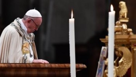 عاجل.. البابا فرنسيس يقرر إقامة صلاة الأحد بالفيديو على خلفية كورونا