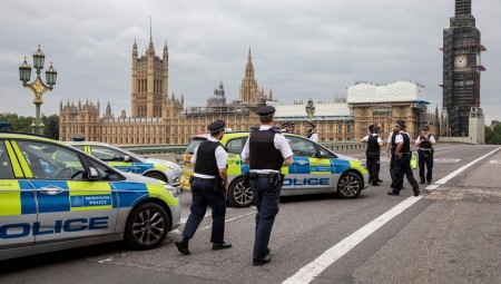 لندن.. معاقبة ضباط شرطة لانتهاكهم قواعد الإغلاق