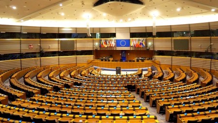 البرلمان الأوروبي يطلب مزيدا من الوقت للمصادقة على اتفاقية بريكست