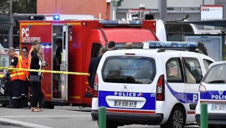 قتيلان وسبعة جرحى في اعتداء بالسكين في جنوب-شرق فرنسا 