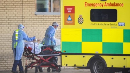 بريطانيا.. تزايد الاعتداءات على عمال الطوارئ أثناء الإغلاق العام