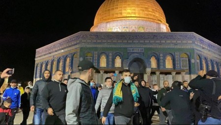 القدس.. جموع المصلين يصلون الفجر بالأقصى بعد إغلاق لأكثر من شهرين