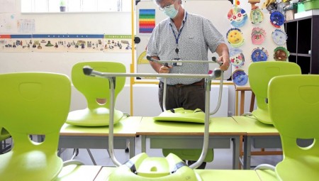 بريطانيا.. إعادة فتح المدارس وسط انتقادات شديدة