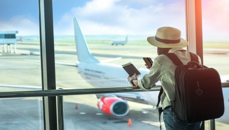 ماذا تعرف عن النخبة المهيمنة على الرحلات الجوية وما هي ضريبة المسافرين الدائمين؟