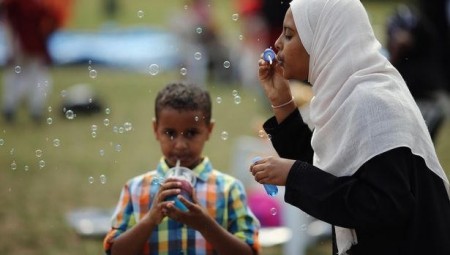 عريضة ستقدم للبرلمان البريطاني للسماح بالتجمع أيام عيد الفطر