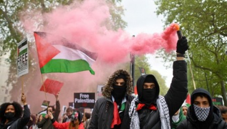 قرابة 200 ألف شخص يشاركون في تظاهرة للتضامن مع الشعب الفلسطيني في لندن