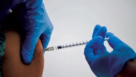 وزير الصحة: نجاح حملات التطعيم سببه ثقة البريطانيين في حكومتهم
