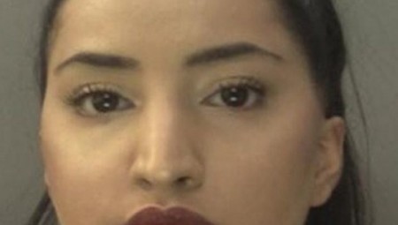 بريطانيا.. موظفة تسرق بطاقة مصرفية لسيدة مسنّة بعد وفاتها
