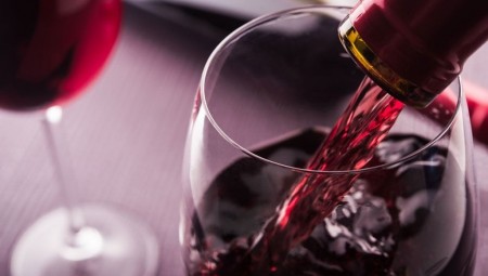 دراسة: النبيذ الخالي من الكحول له نفس الفوائد الصحية للنبيذ الكحولي
