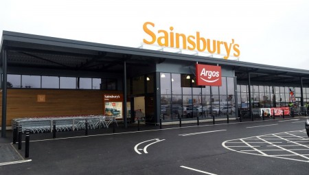 Sainsbury's: تستعد لتوظيف الآلاف خلال عيد الميلاد وتعد بمكافأة قيمتها 500 جنيه إسترليني