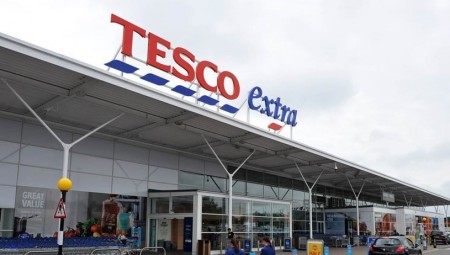 Tesco يبلغ عملاءه بإجراءات جديدة تنص على إبرازهم إيصال مشترياتهم قبل المغادرة