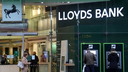 مجموعة Lloyd's البنكية تغلق 48 فرعا ابتداء من يناير القادم