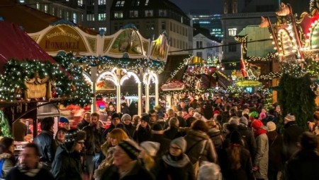 ألمانيا تغلق أسواق عيد الميلاد في بافاريا لاحتواء موجة كورونا