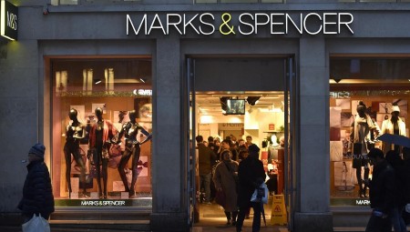 ماركس آند سبنسر تغلق أكثر من نصف متاجرها في فرنسا