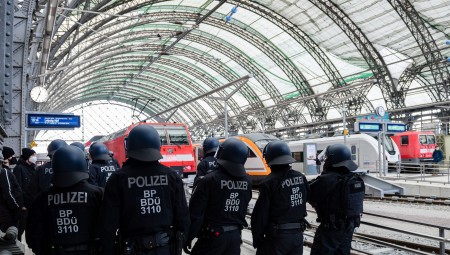 ألمانيا .. نقل المشتبه به السوري إلى مصحة نفسية غداة اعتداء القطار