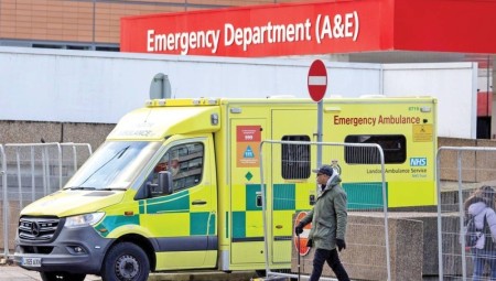 بريطانيا... في كل أسبوع يموت ما بين 300 إلى 500 مريض في أقسام الطوارئ