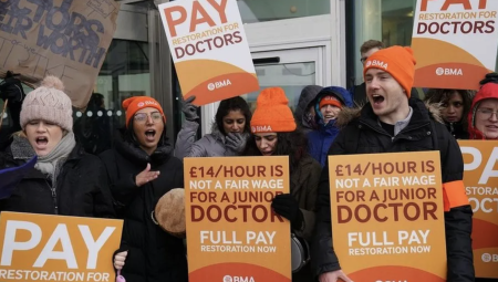 رئيسة NHS تحذر: إضراب الأطباء المبتدئين سيؤثر سلبا على خدمات الرعاية الصحية