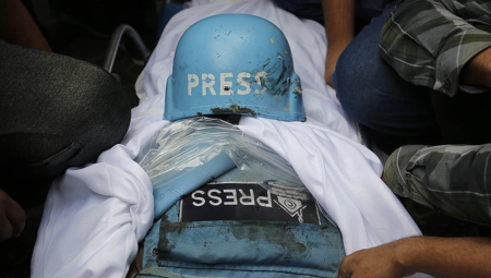 قطاع غزة: مطالبات بفتح تحقيق في استهداف صحفييَّن..  وإسرائيل متهمة بقتلهما عمدًا