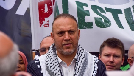 هجوم على السفير الفلسطيني بلندن حسام زملط لكشفه زيف ما يسمى حق الدفاع عن النفس الإسرائيلي 