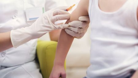 حملة للتطعيم ضد الحصبة في بريطانيا: دعوة للآباء لحماية أطفالهم وأنفسهم من انتشار المرض