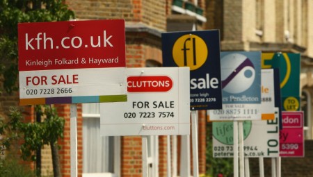 أسعار المنازل في المدن البريطانية تشهد أعلى قفزة شهرية منذ 20 عاما