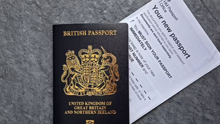 وزارة الداخلية تحث البريطانيين على تجديد جوازاتهم قبل 10 أسابيع من السفر... والسبب!