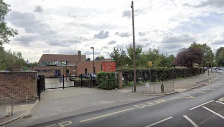 الشرطة البريطانية تعتقل ثلاثينية بعد حادثة طعن خارج مدرسة ابتدائية في لندن