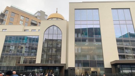 بالفيديو : عرب لندن تنقل صلاة الجمعة من مسجد غرب لندن تحفة معمارية تناشد الجالية الدعم