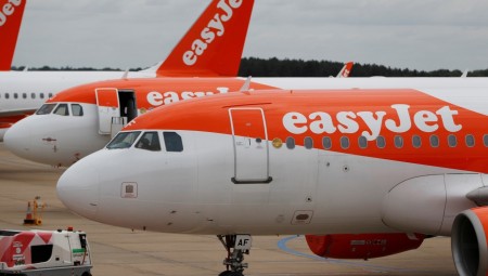 بريطانيا.. EASYJET تلغي 100 رحلة طيران بسبب إصابة الموظفين بكورونا