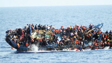 مصرع 4 وفقدان 23 بعد غرق قارب قابلة السواحل التونسية يقل مهاجرين إفريقيين