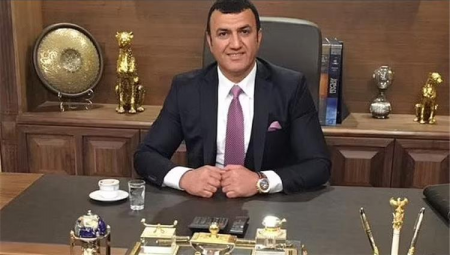 الميلياردير التركي محسن بيرق يدخل على خط شراء نادي تشلسي