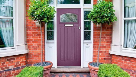 لون الباب الأمامي للمنزل يعكس الشخصية ويشجع المشترين.. إليك قائمة بأهم النصائح عند اختيار لون الطلاء