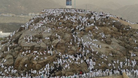 مشعر عرفات في مكة المكرمة يسجل أعلى درجة حرارة على وجه الأرض يوم الإثنين