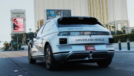 أوبر تقدم سيارات ذاتية القيادة على منصتها في أريزونا الأمريكية بالتعاون مع شركة وايمو