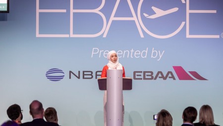 مايا غزال: أول طيّارة لاجئة في بريطانيا تلقي خطابا ملهما في مؤتمر ومعرض طيران الأعمال الأوروبي EBAA