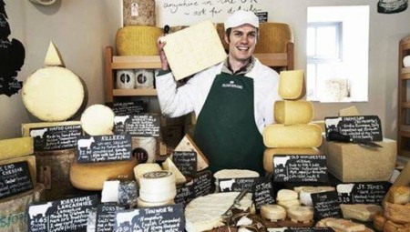 إقبال واسع في بريطانيا على إنتاج الأجبان الفرنسية.. ما السر في ذلك؟