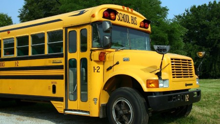 مراهق أميركي ينقذ حافلة مدرسية من حادث سير بعد فقدان سائقها وعيه