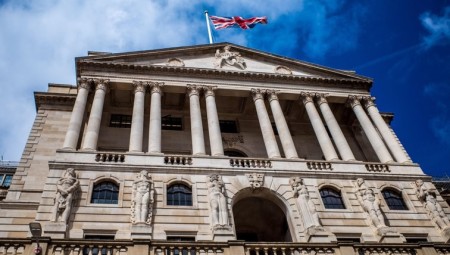 المركزي البريطاني يرفع معدلات الفائدة الرئيسية إلى أعلى مستوى منذ 15 عاما