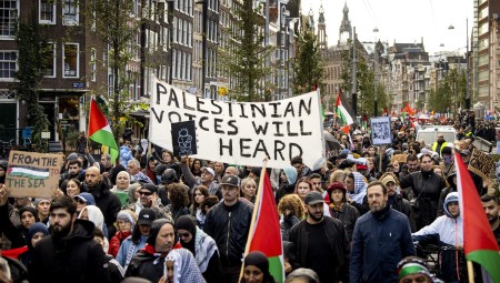أمستردام .. مسيرة بالآلاف تأييدا للفلسطينيين