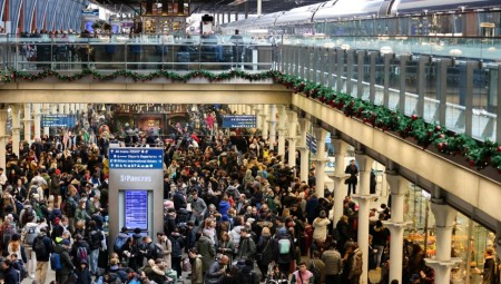 آلاف الركاب عالقون في لندن إثر إلغاء رحلات قطارات يوروستار