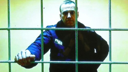 بريطانيا تحمل السلطات الروسية المسؤولية في وفاة المعارض نافالني بالسجن