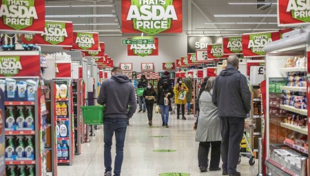 موظف سابق في Asda يكشف عن أغرب البضائع التي حاول العملاء إعادتها