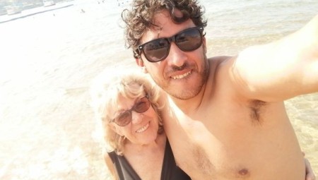 بعد ثلاث سنوات من الزواج والحب.. المسنة البريطانية إيريس تنفصل عن الشاب المصري محمد