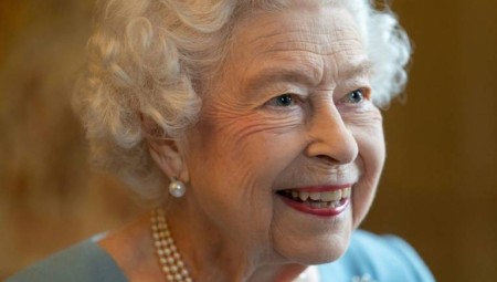 رئيس الطهاة السابق لملكة بريطانيا يكشف عن نوع الحلوى المفضلة لها