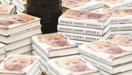 تراجع شعبية الأمير هاري في بريطانيا لأدنى مستوى على الإطلاق