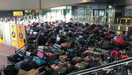 (فيديو) السبت: فوضى عارمة في مطار هيثرو وانتظار الأمتعة يستغرق ما يزيد عن 3 ساعات